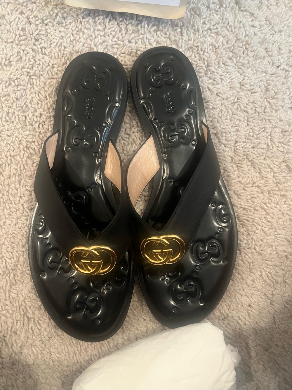 Gucci Black leather GG Logo Thong Sandals with Gold Hardware